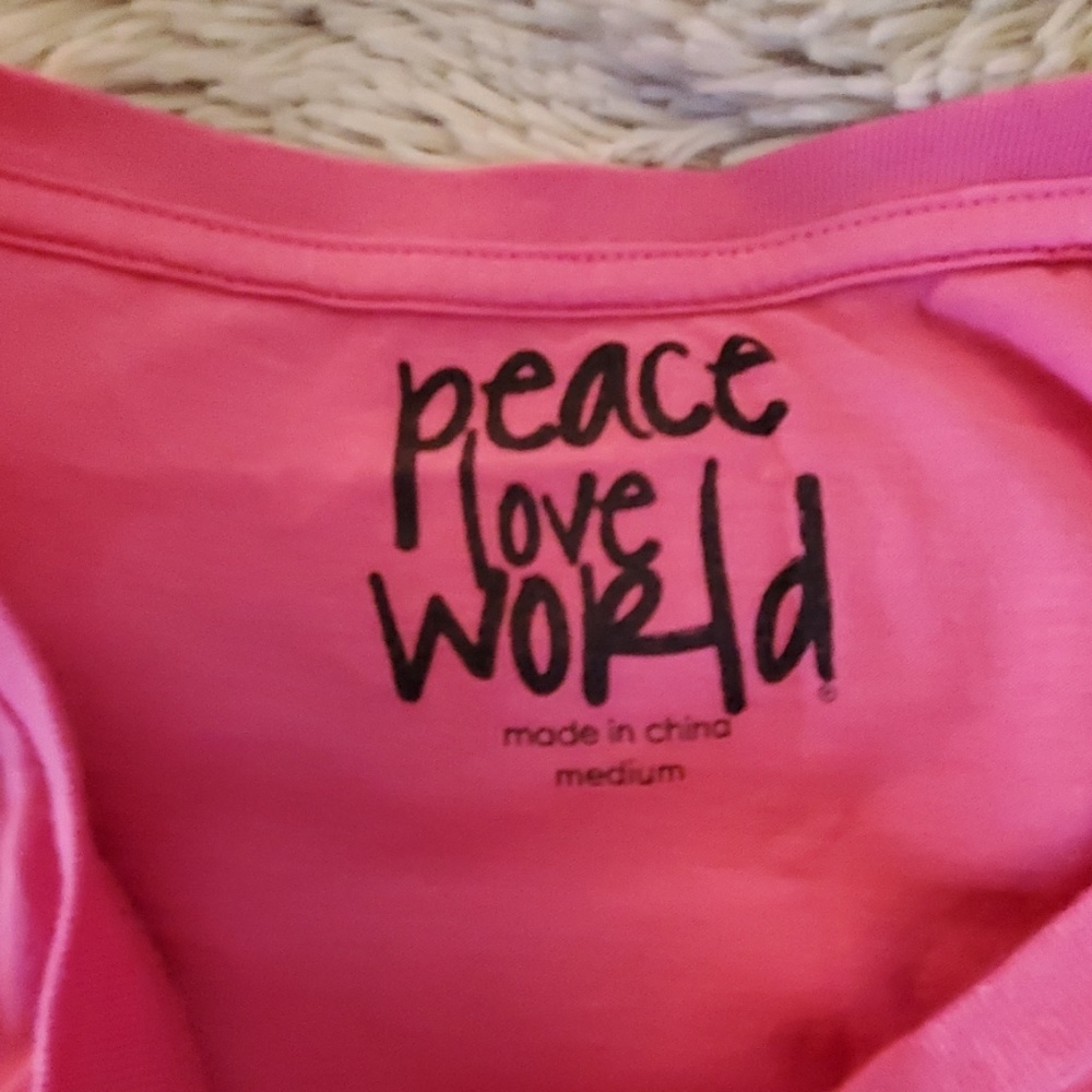 🎁 Pink "love your life" Peace love world tee - Picture 3 of 7